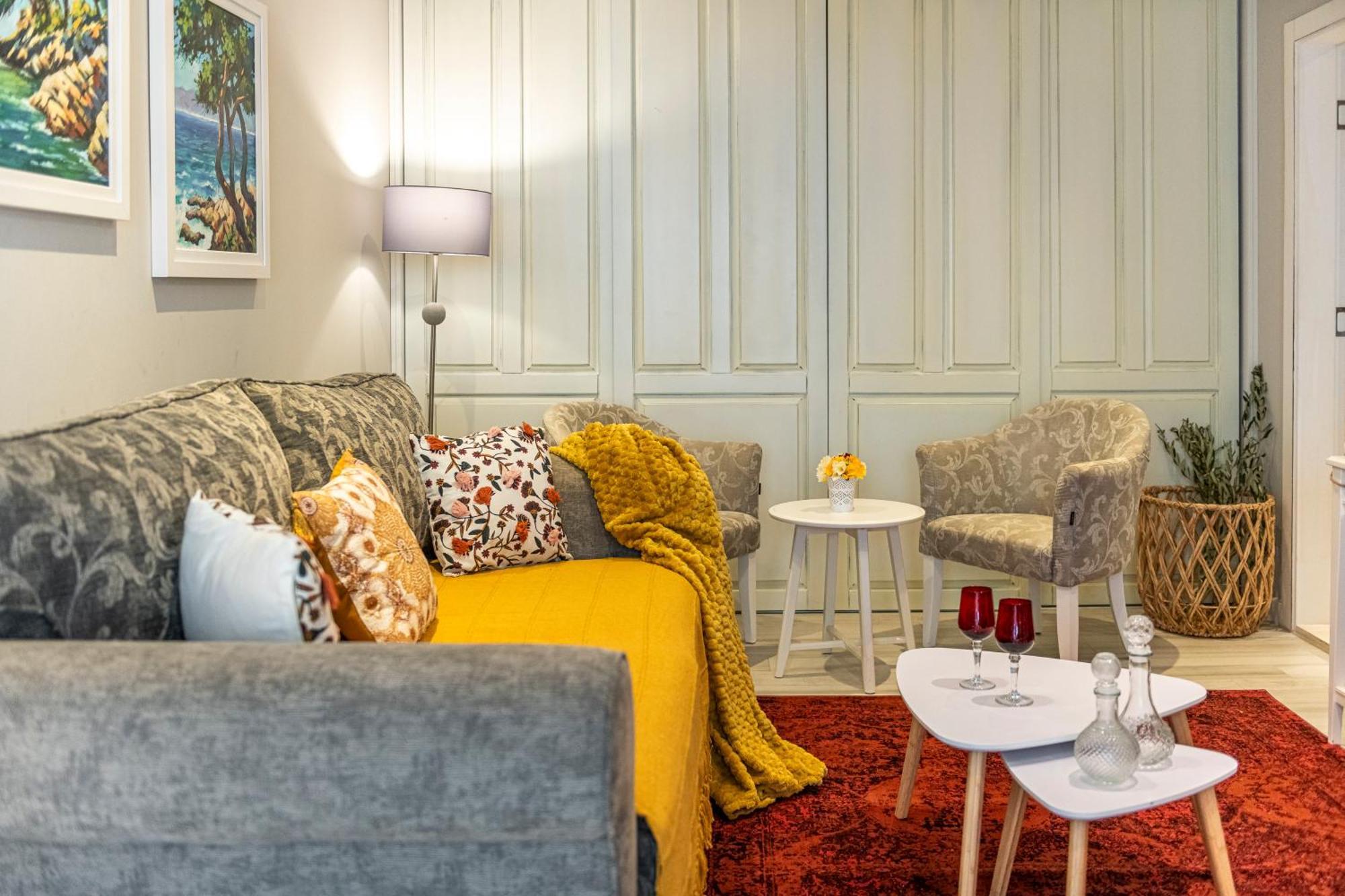 Apartment Amoroza *