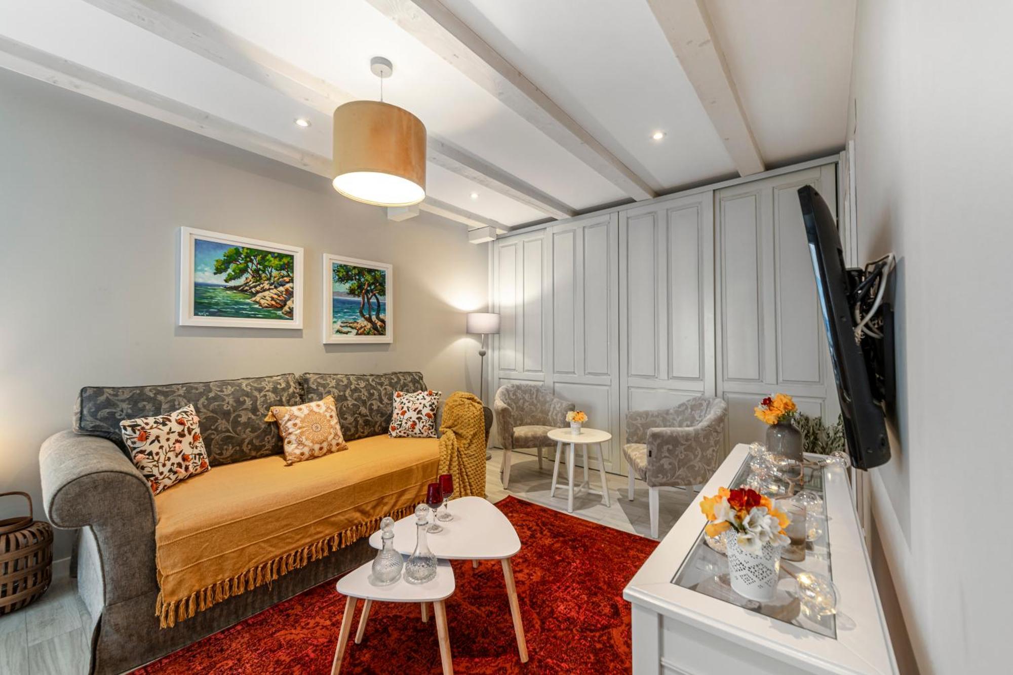Amoroza Apartment
